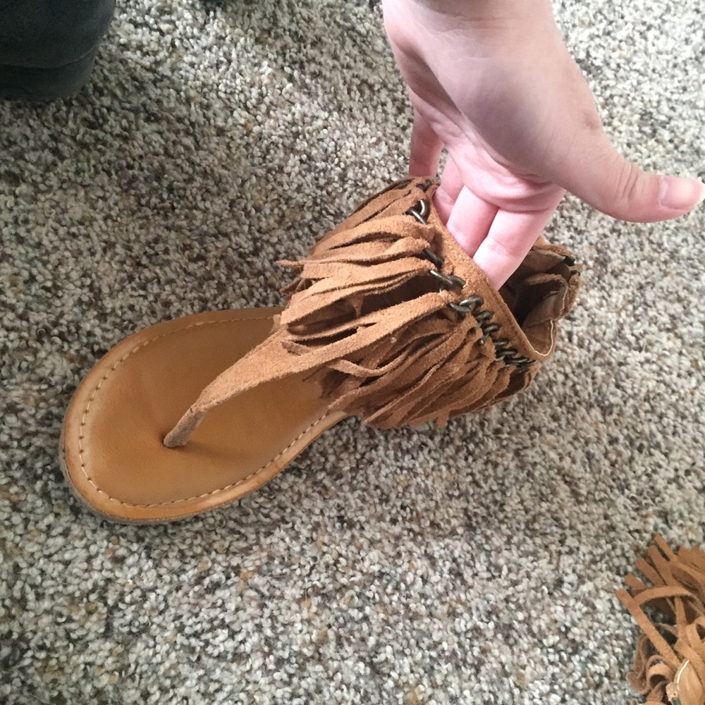 Adorable sandals - Picture 2 of 3